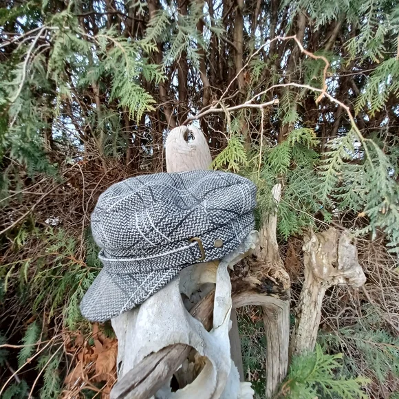 Expression Tweed Cap - Picture 6 of 10